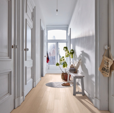 8815_PS300_mattlackiert_Ambiente_R01-600x900